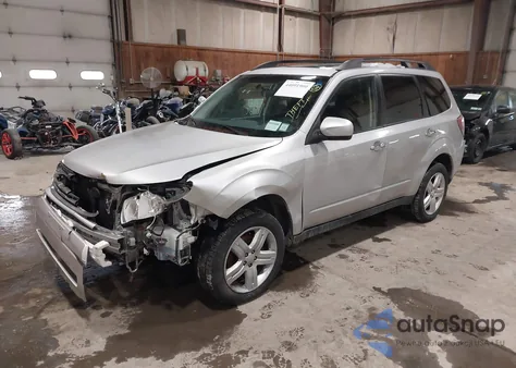 2010 Subaru Forester 2.5X Premium из США, поврежденный, VIN JF2SH6CC6AH746502